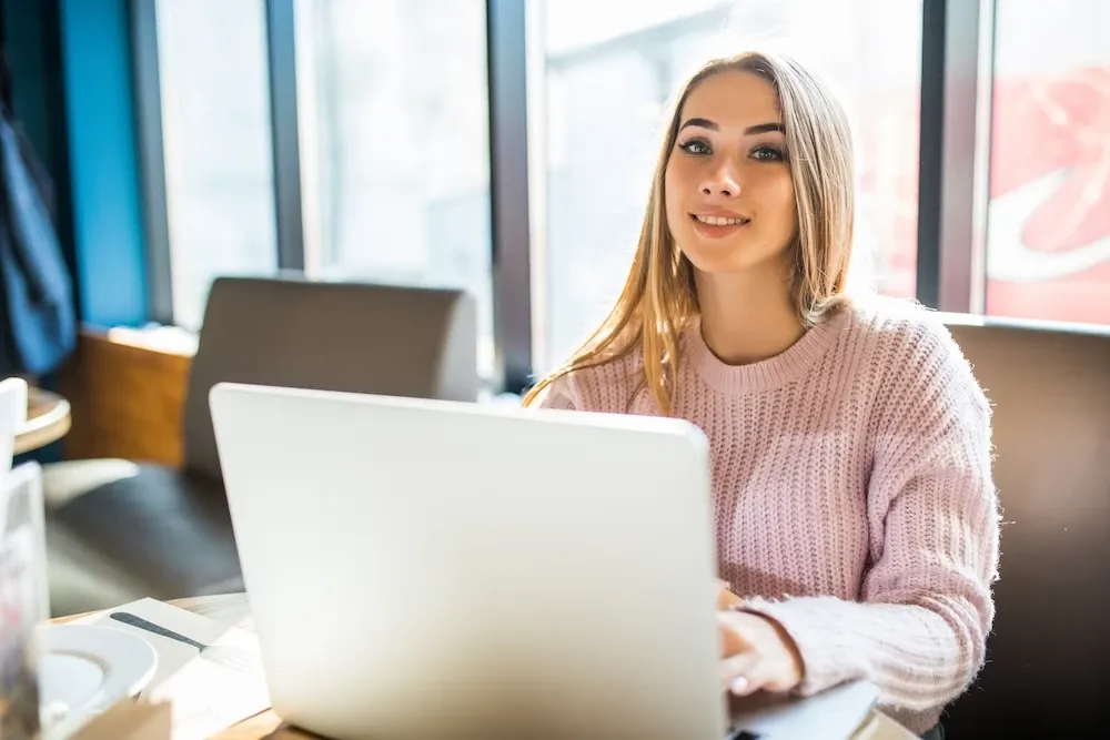 Cuánto gana un programador en España en 2026: sueldo junior, mid y senior